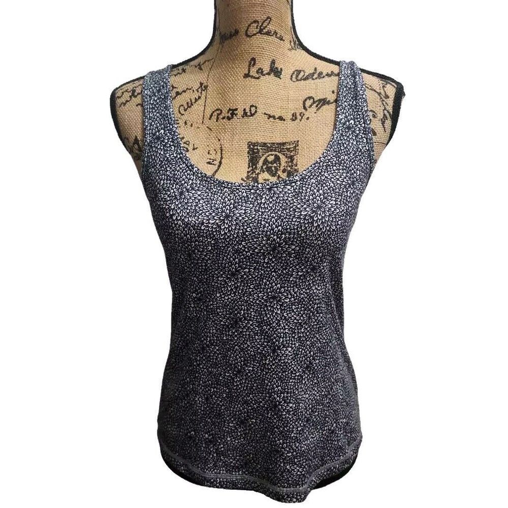Lululemon Womens Size XS/S Tank Top Scoop Neck Gray Black Floral‎ Print